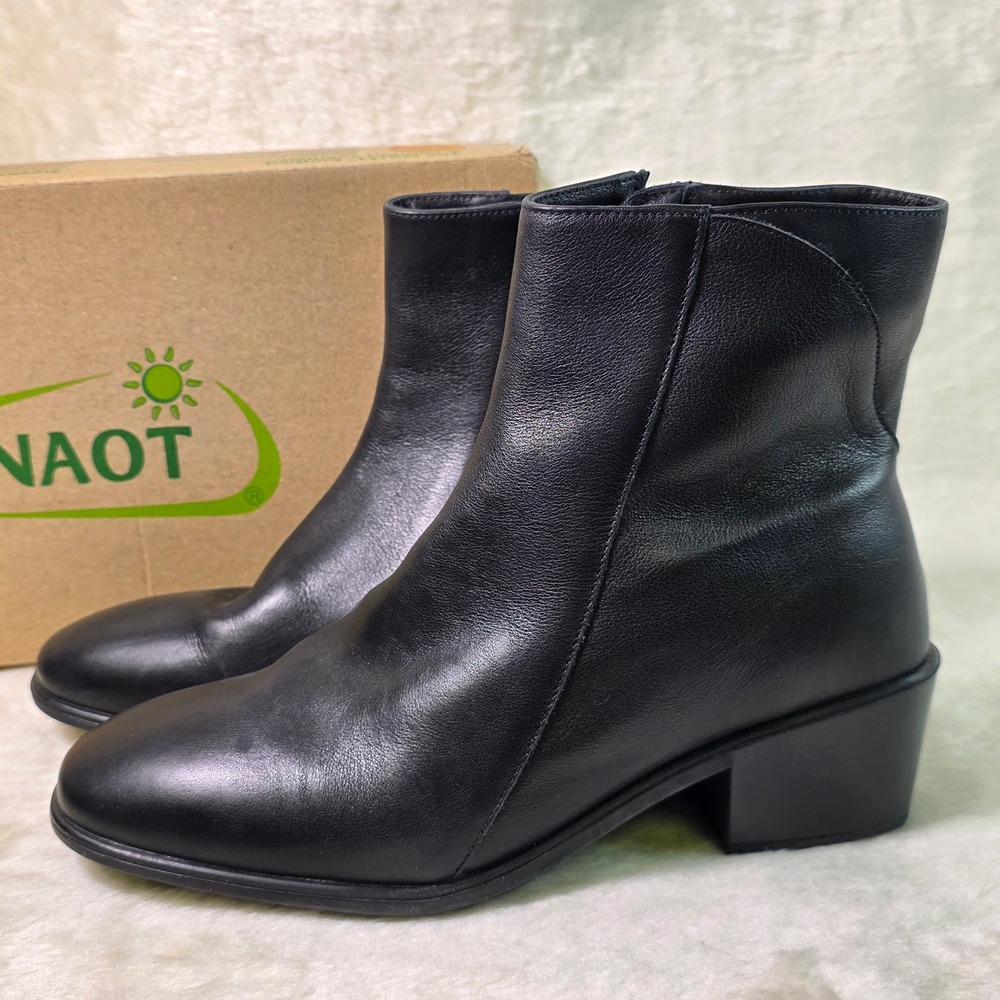 Naot Goodie Ankle Boots Black Supple Leather Zip Block Heel Women 39 8 NEW